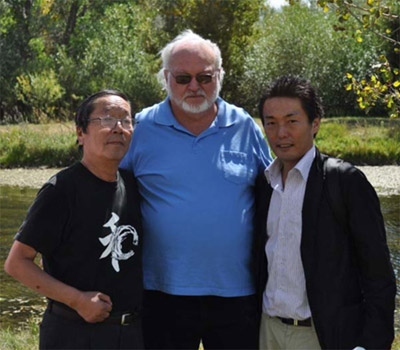 <Dr.Masaru Emoto, Clayton Nolte and Hiro Emoto promote agua estructurada or the structured water unit>